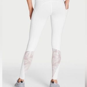 White Victoria Secret Sport workout set. Size small.